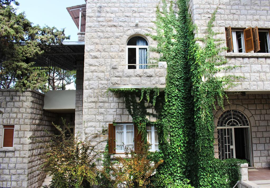 Colibri Hotel Brummana Exterior foto
